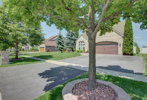 227 Butler Dr, Bartlett, IL 60103 photo 2