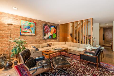 1349 E Park Pl, Chicago, IL 60637 photo 4