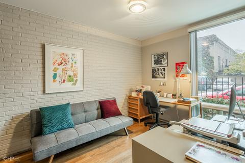 1349 E Park Pl, Chicago, IL 60637 photo 10