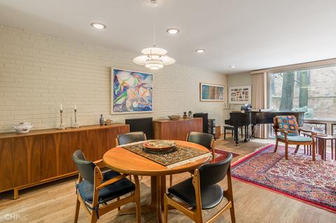 1349 E Park Pl, Chicago, IL 60637 photo 6
