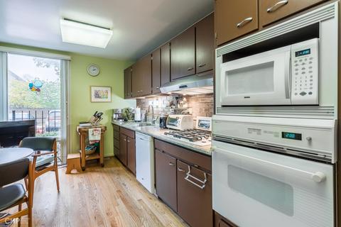 1349 E Park Pl, Chicago, IL 60637 photo 8
