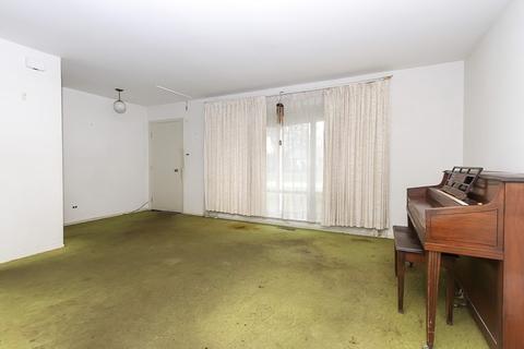 720 Maywood Ln, Hoffman Estates, IL 60169 photo 3