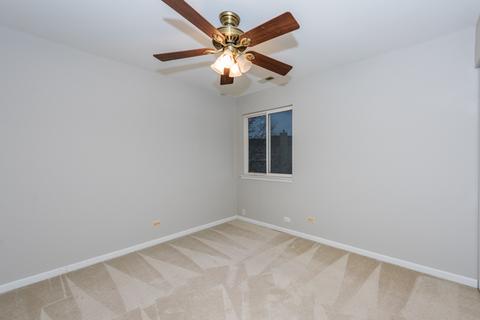6877 Hampton Cir, Gurnee, IL 60031 photo 14