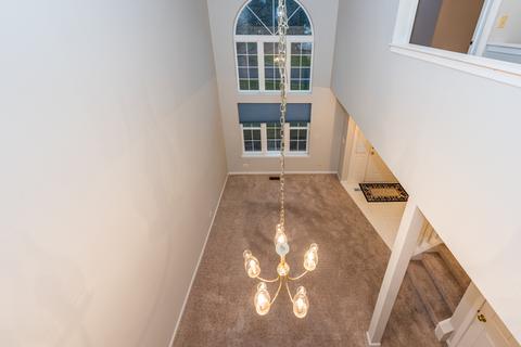 6877 Hampton Cir, Gurnee, IL 60031 photo 4