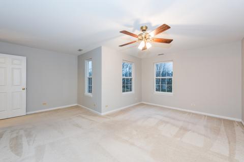 6877 Hampton Cir, Gurnee, IL 60031 photo 16