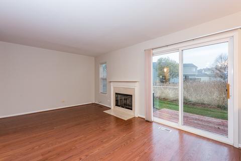 6877 Hampton Cir, Gurnee, IL 60031 photo 8
