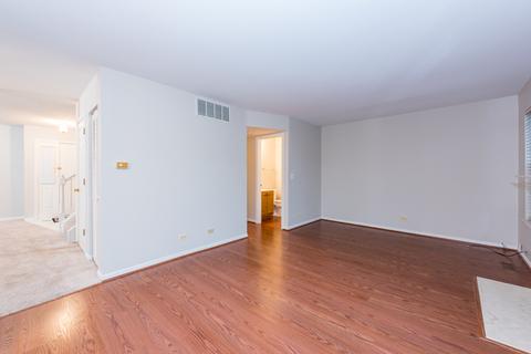 6877 Hampton Cir, Gurnee, IL 60031 photo 6