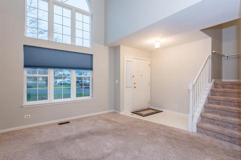 6877 Hampton Cir, Gurnee, IL 60031 photo 2