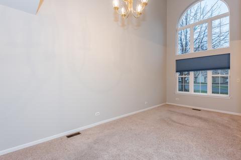 6877 Hampton Cir, Gurnee, IL 60031 photo 3