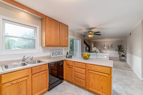 2809 Weld Rd, Elgin, IL 60124 photo 6