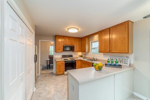 2809 Weld Rd, Elgin, IL 60124 photo 4