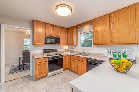 2809 Weld Rd, Elgin, IL 60124 photo 3