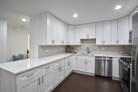 997 S Spring Rd, Elmhurst, IL 60126 photo 4