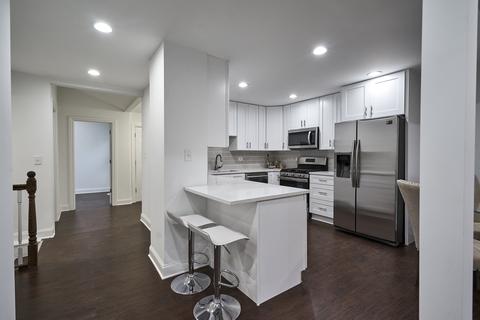 997 S Spring Rd, Elmhurst, IL 60126 photo 6