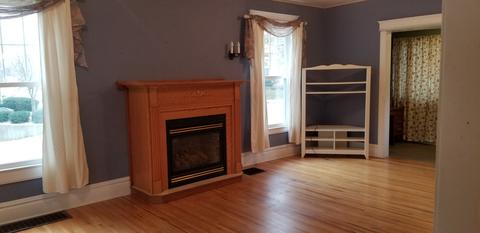 302 E Boyd St, Dixon, IL 61021 photo 2