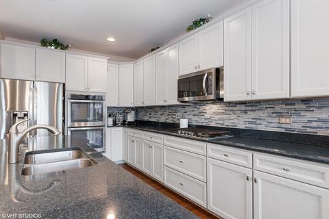 1580 Burr Oak Dr, Hoffman Estates, IL 60192 photo 4