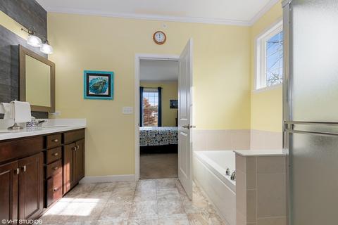 1580 Burr Oak Dr, Hoffman Estates, IL 60192 photo 14