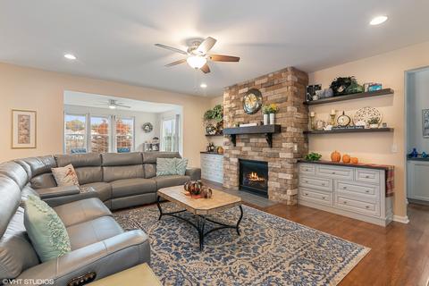 1580 Burr Oak Dr, Hoffman Estates, IL 60192 photo 7