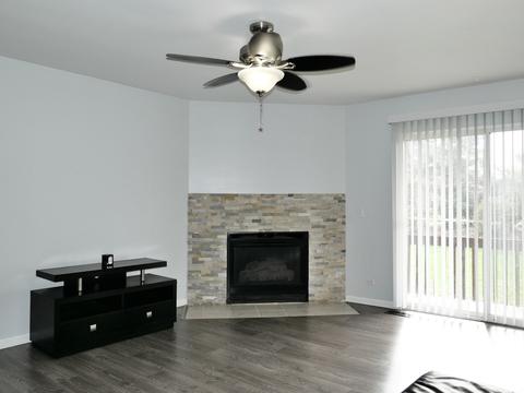1941 Matthew Ct #B, Elgin, IL 60123 photo 3