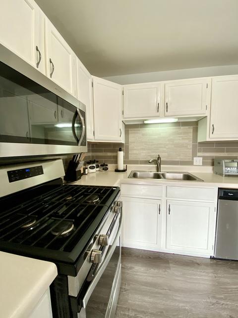 1941 Matthew Ct #B, Elgin, IL 60123 photo 6