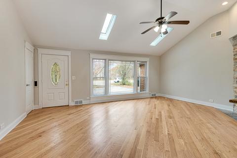1617 Dundee Rd, Northbrook, IL 60062 photo 4