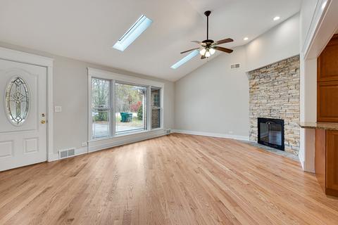 1617 Dundee Rd, Northbrook, IL 60062 photo 2