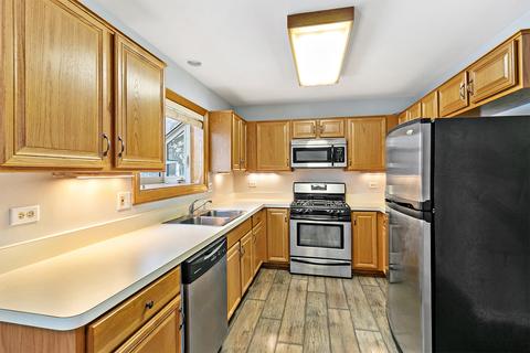792 Orchid Ln, Bartlett, IL 60103 photo 3