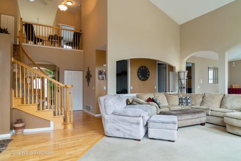 850 Forest Glen Ct, Bartlett, IL 60103 photo 7