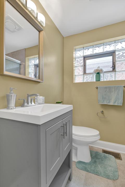 631 E 90th Pl, Chicago, IL 60619 photo 21