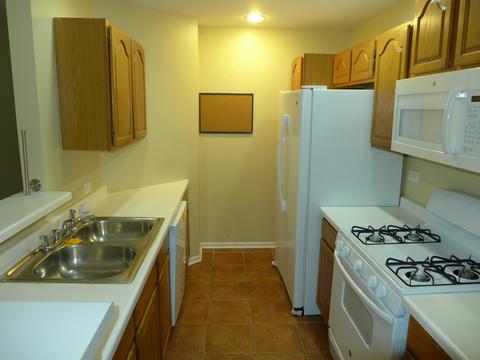 812 Maple Ln, Wheeling, IL 60090 photo 3