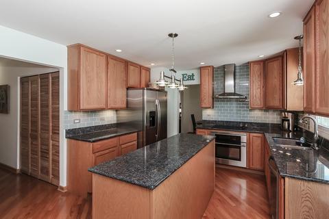 4099 Whispering Trails Dr, Hoffman Estates, IL 60192 photo 10