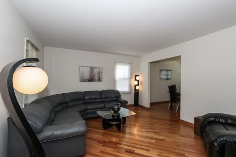 4099 Whispering Trails Dr, Hoffman Estates, IL 60192 photo 4