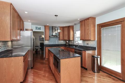 4099 Whispering Trails Dr, Hoffman Estates, IL 60192 photo 8