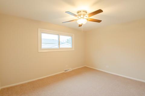 180 Norman Ct, Des Plaines, IL 60016 photo 17