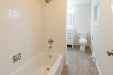 180 Norman Ct, Des Plaines, IL 60016 photo 21