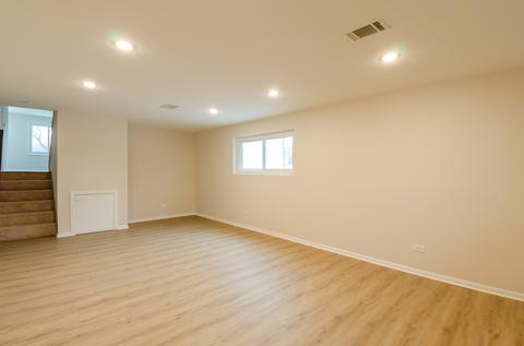 180 Norman Ct, Des Plaines, IL 60016 photo 11