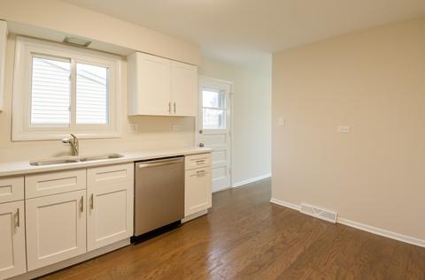 180 Norman Ct, Des Plaines, IL 60016 photo 9