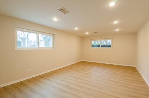 180 Norman Ct, Des Plaines, IL 60016 photo 10