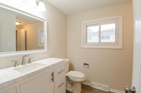 180 Norman Ct, Des Plaines, IL 60016 photo 20