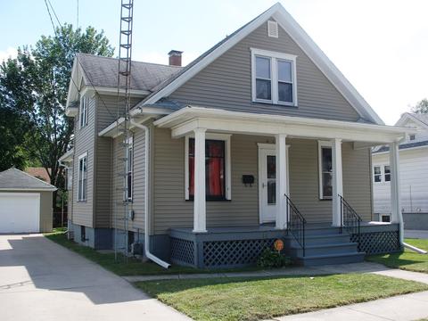 618 11th St, Peru, IL 61354 photo 1