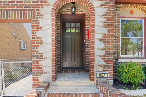 957 Greenview Ave, Des Plaines, IL 60016 photo 3