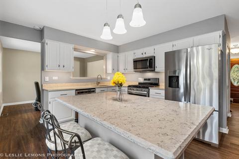 1348 Stonegate Rd, Naperville, IL 60540 photo 6