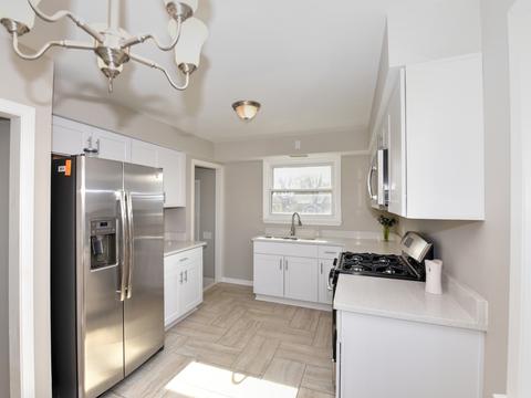 1481 Reckinger Rd, Aurora, IL 60505 photo 2