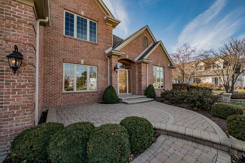 3504 White Eagle Dr, Naperville, IL 60564 photo 2