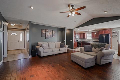 38 Fedor Cir, Bloomington, IL 61705 photo 5