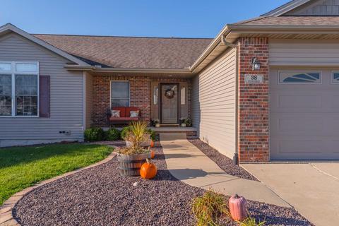 38 Fedor Cir, Bloomington, IL 61705 photo 3