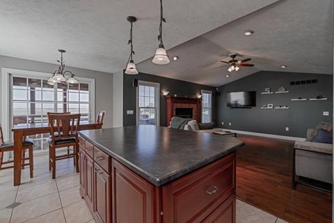 38 Fedor Cir, Bloomington, IL 61705 photo 9