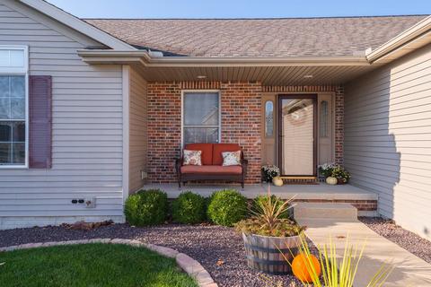 38 Fedor Cir, Bloomington, IL 61705 photo 4