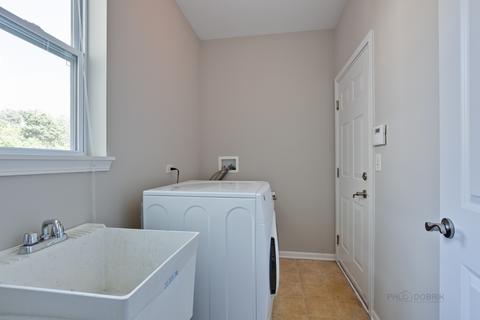 1341 Bison Ln, Hoffman Estates, IL 60192 photo 24