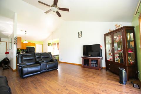 519 Shadow Dr, Harvard, IL 60033 photo 10